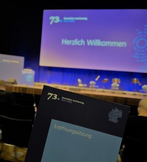 Zum Artikel "Reisetagebuch: Studierenden-Delegation am 73. Deutschen Juristentag in Bonn"